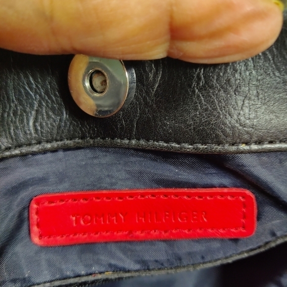 Tommy Hilfiger Logo Jacquard Canvas Tote Bag with Striped Handles – Classic Desi - Picture 4 of 7